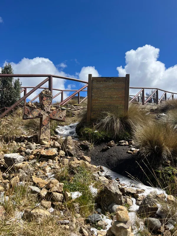 The Tres Cruces pass